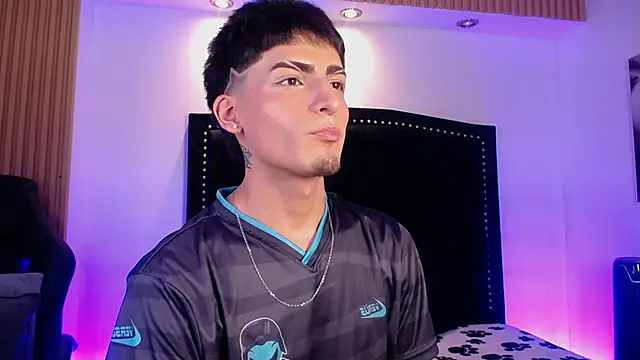 Snapshot of MateoMitchell chatting on April 2026 04:45:02 AM MateoMitchell online show from April 2026 04:45:02 AM