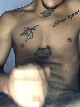 Snapshot of Damian_Rost chatting on October 2025 10:53:02 PM Damian Rost online show from October 2025 10:53:02 PM