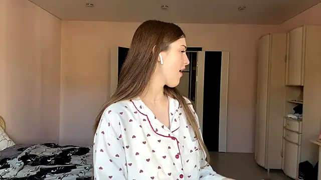 GilySuper online show from October 2025 07:06:02 AM