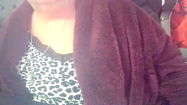 Playful MILF Demi online show from March 2026 05:38:01 PM