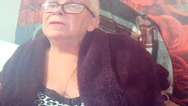 Snapshot of Playful_MILF_Demi chatting on June 2026 08:25:02 PM Playful MILF Demi online show from June 2026 08:25:02 PM