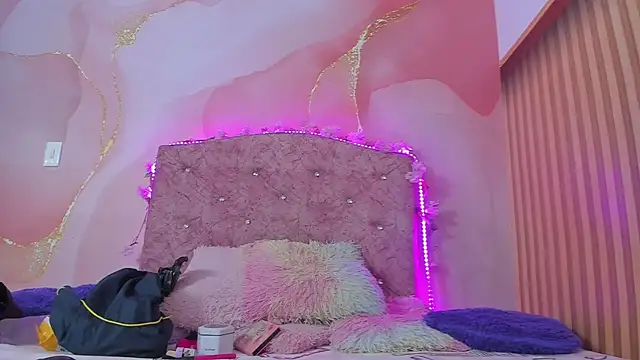 Malory  Jones online show from November 2025 06:41:02 PM