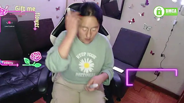 MelRaiise online show from October 2025 11:01:02 PM