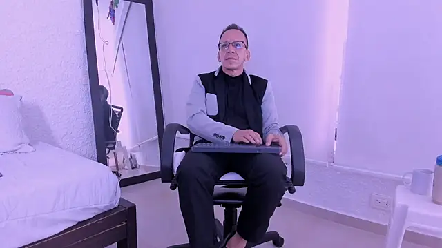  axelking  online show from March 2026 11:39:02 AM