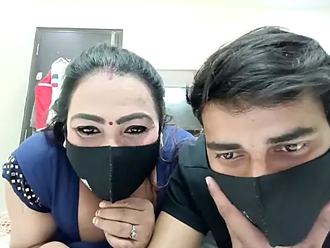 horny milf couple online show from November 2025 06:28:01 PM