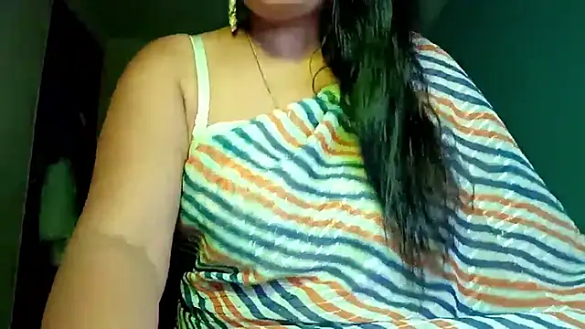 Snapshot of horny_milf_couple chatting on May 2026 10:23:01 AM horny milf couple online show from May 2026 10:23:01 AM
