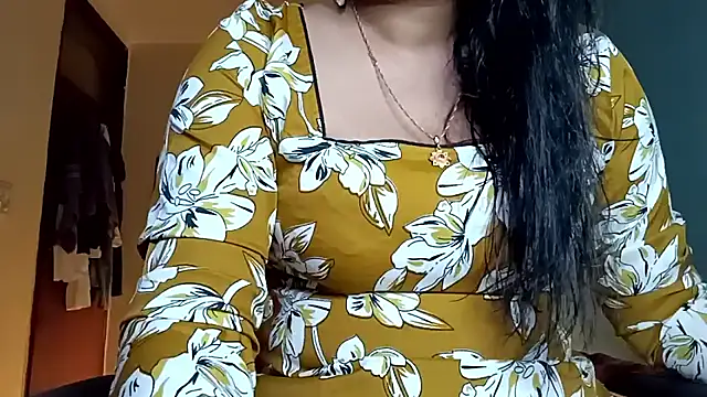 Snapshot of horny_milf_couple chatting on May 2026 06:04:01 PM horny milf couple online show from May 2026 06:04:01 PM
