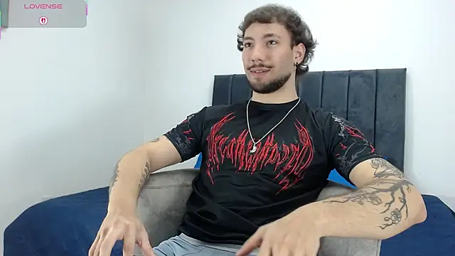 angel kyrozz online show from February 2026 07:08:01 PM