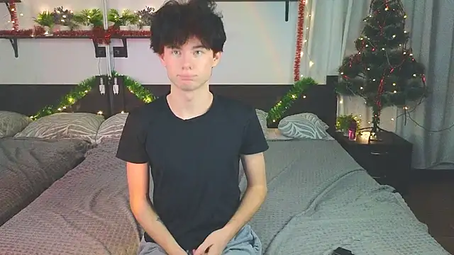 Cute Mike online show from December 2025 09:19:02 PM