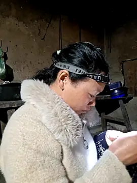 miomio-12 online show from February 2026 01:33:02 PM