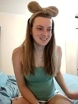 Snapshot of OksiLoverx chatting on January 2026 07:35:01 AM OksiLoverx online show from January 2026 07:35:01 AM