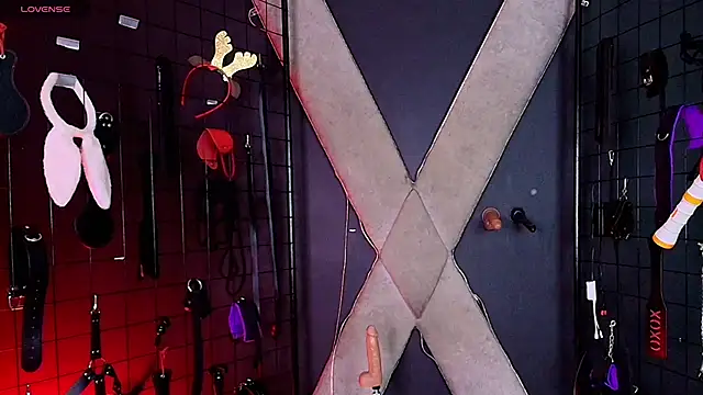 mranii queen bdsm  online show from December 2025 03:49:02 AM