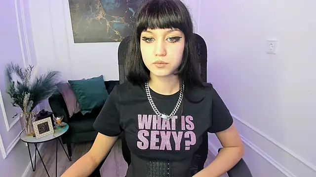 TiffanyYounge online show from March 2026 04:23:01 PM