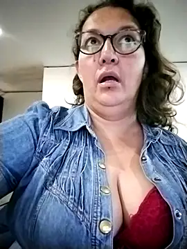 -saraqueen- online show from November 2025 04:28:01 PM