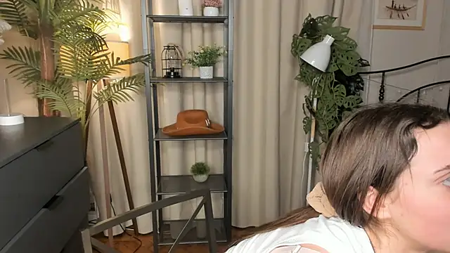 ThelmaJusto online show from November 2025 04:20:02 PM