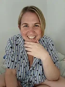 LaceyWestxx online show from October 2025 05:33:01 PM