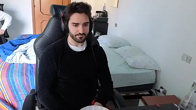 Snapshot of Al3xox02 chatting on March 2026 11:44:02 AM Al3xox02 online show from March 2026 11:44:02 AM