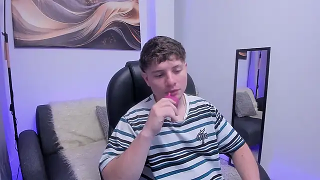 Leoo Miller online show from December 2025 07:47:02 AM