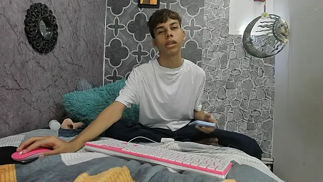 sexyboys cutex18 online show from December 2025 07:55:01 PM