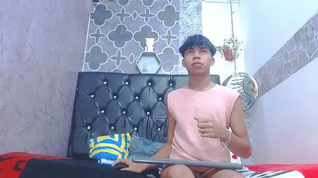 sexyboys cutex18 online show from April 2026 03:01:01 AM