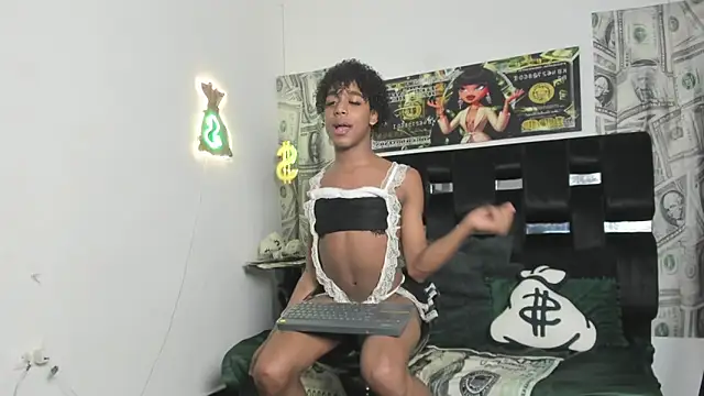 Brunette Latinas online show from October 2025 02:18:02 PM