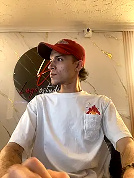 Snapshot of santyrestrepo chatting on November 2025 07:00:02 AM santyrestrepo online show from November 2025 07:00:02 AM