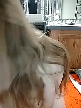 AugustRayn online show from April 2026 11:16:01 PM