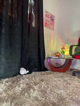 AlannaDollx online show from October 2025 01:40:02 PM