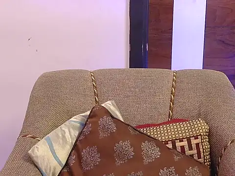 cute zaraa online show from November 2025 04:02:02 AM