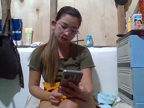 Snapshot of Hot_Lina31 chatting on March 2026 03:12:01 PM Hot Lina31 online show from March 2026 03:12:01 PM