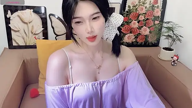 Snapshot of T-TeaR chatting on June 2026 02:17:01 AM T-TeaR online show from June 2026 02:17:01 AM