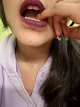 Snapshot of Beautiful_Eye chatting on January 2026 05:17:01 PM Beautiful Eye online show from January 2026 05:17:01 PM