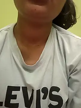 Snapshot of Beautiful_Eye chatting on February 2026 04:49:02 PM Beautiful Eye online show from February 2026 04:49:02 PM