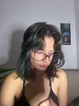 Snapshot of sukulaurens chatting on July 2026 02:40:02 AM sukulaurens online show from July 2026 02:40:02 AM