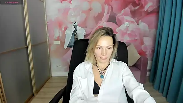 AlinaMoor online show from January 2026 05:33:02 AM