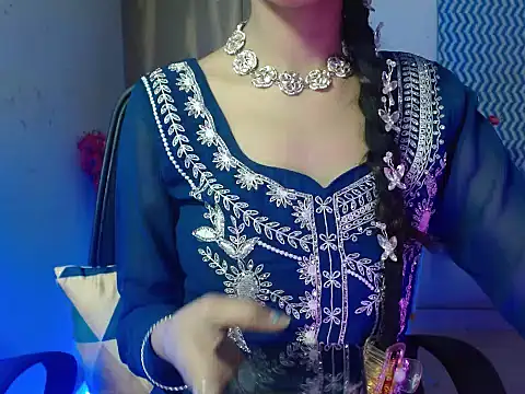 Roiseeee online show from March 2026 05:13:01 AM