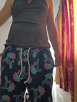 Yasahel33 online show from April 2026 11:43:02 PM