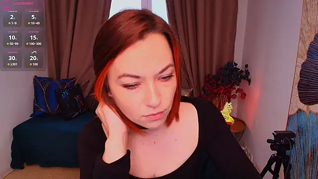 Snapshot of Serena_Foxxx chatting on July 2026 06:20:01 AM Serena Foxxx online show from July 2026 06:20:01 AM