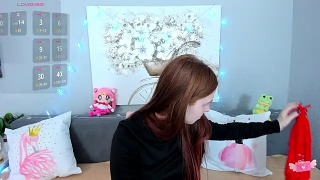 Evarey  online show from December 2025 06:31:01 AM