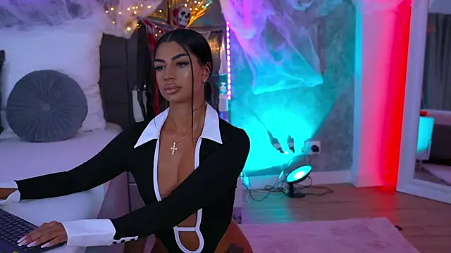 NatalieDelices online show from October 2025 06:29:02 PM