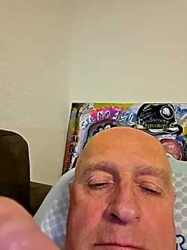 rudy-kralik online show from April 2026 10:40:02 PM