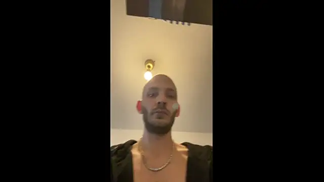 MolleDolle online show from April 2026 05:07:01 PM