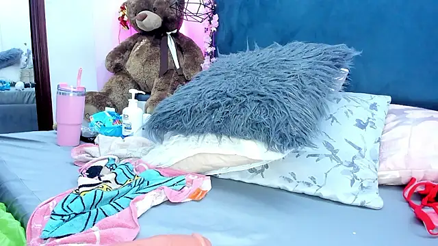 Emma Saylor online show from February 2026 07:51:01 AM