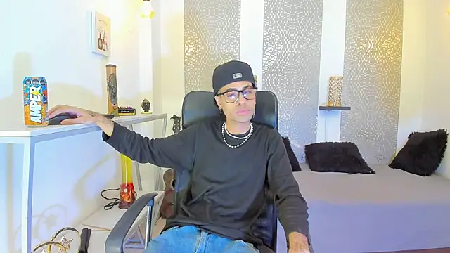 JacobBlackwell  online show from November 2025 07:25:02 PM