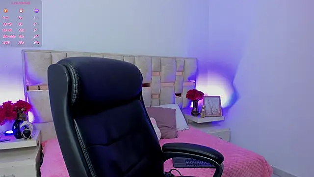 Daniel Suarez18 online show from October 2025 09:59:01 PM