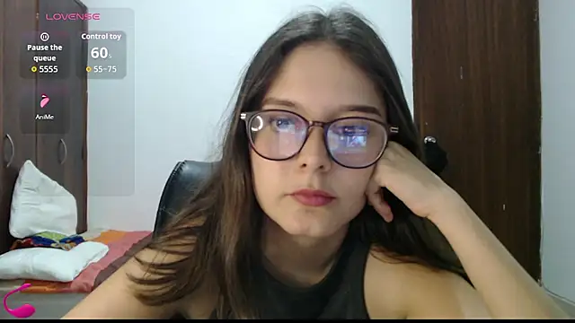 CarlaLorez online show from June 2026 07:05:02 PM