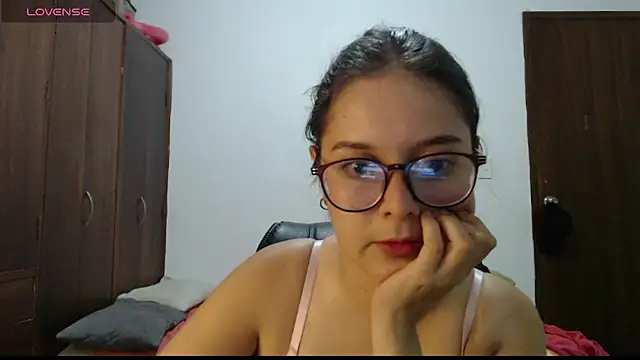 CarlaLorez online show from June 2026 11:58:01 PM