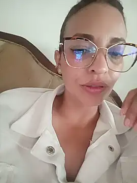 Snapshot of cerecita_anna chatting on June 2026 08:41:01 PM cerecita anna online show from June 2026 08:41:01 PM