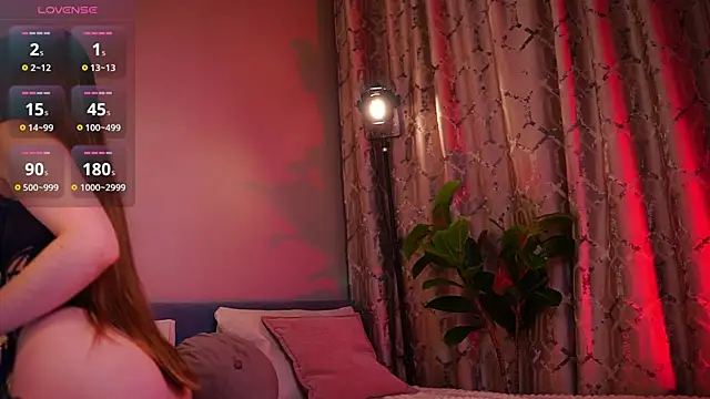 LureOfEva online show from November 2025 01:55:01 PM