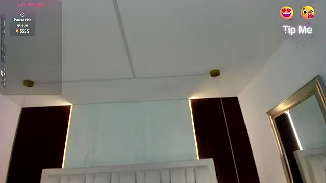 Snapshot of Amara18__ chatting on May 2026 07:42:01 PM Amara18 online show from May 2026 07:42:01 PM